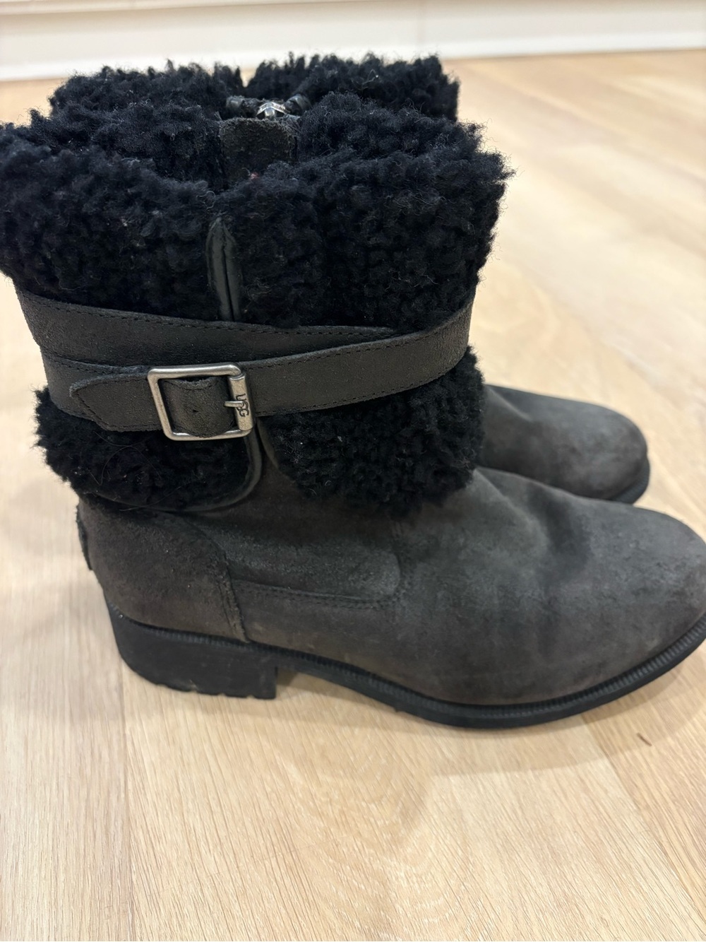 UGG Blayre III Waterproof Shearling Boots - Size 8US